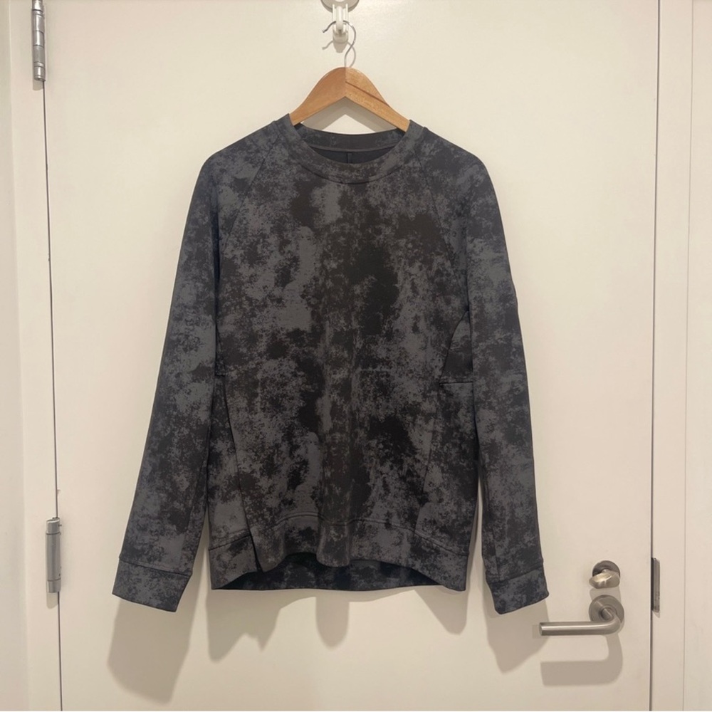 lululemon athletica Black and Gray Crewneck Sweater